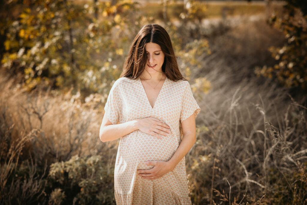 sesión-fotos-zaragoza-embarazo-embarazada-premamá-exterior-natural-maternidad-mamá-madres-aragón-fotógrafo-fotografía-verónica-rodríguez