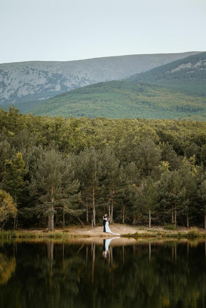 Postboda-Moncayo-Zaragoza-Fotografo-Fotografía-Sesión-de-fotos-pareja-novios-Verónica-Rodríguez-Zaragoza-Exterior-Natural11